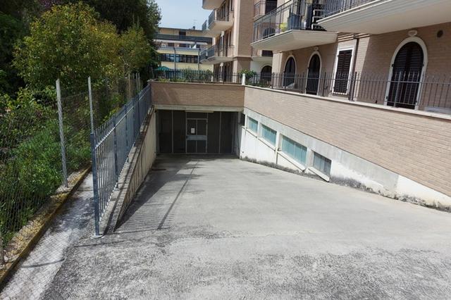 Garage in vendita