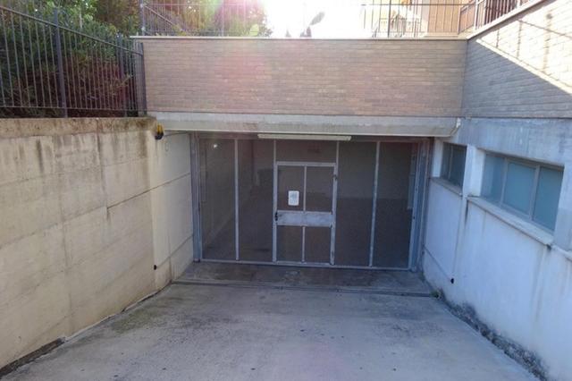 Garage in vendita