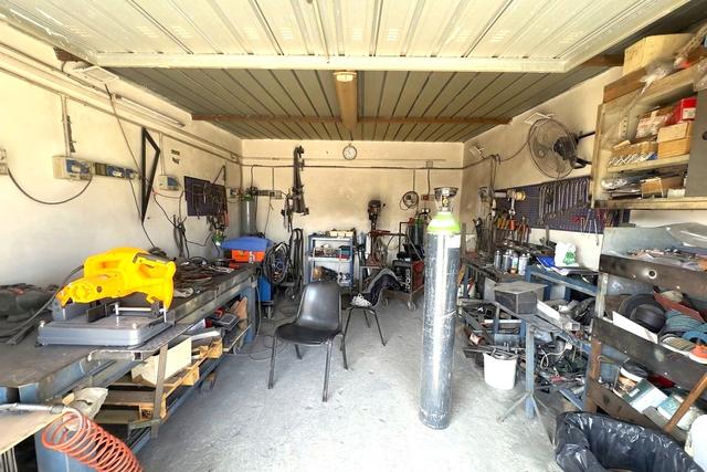 Garage in vendita