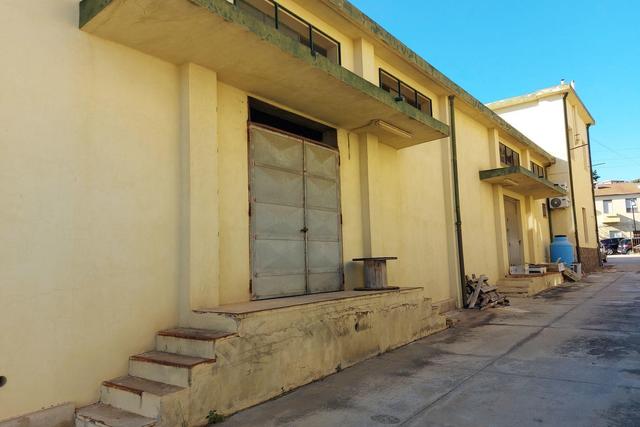 #19450 Complesso artigianale con cortile e pertinenze in vendita - foto 10