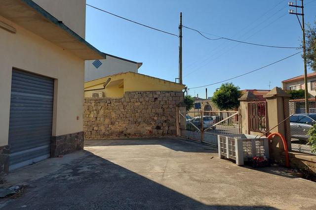 #19450 Complesso artigianale con cortile e pertinenze in vendita - foto 16