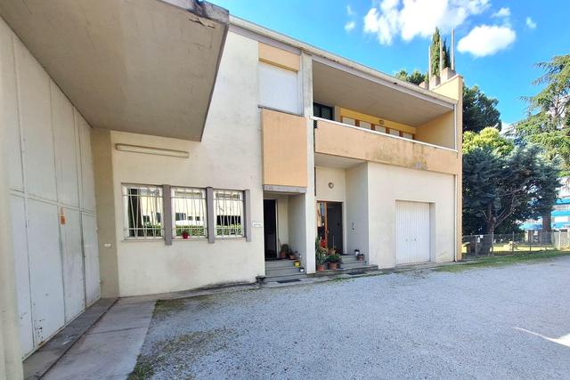 #23902 Capannone artigianale con uffici e residenza in vendita - foto 13