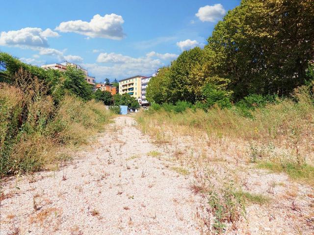 #21621 Terreno edificabile direzionale di 2.700 mq in vendita - foto 4