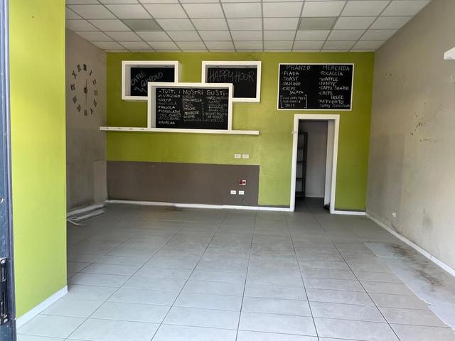 #25090 Locale commerciale al piano terra in vendita - foto 2