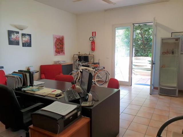 #9717 Locale commerciale in villaggio polifunzionale (sub 294) in vendita - foto 4