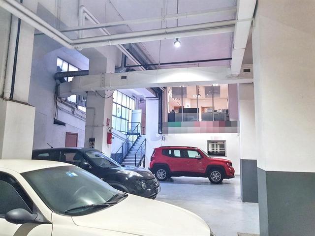 Complessi commerciali in vendita