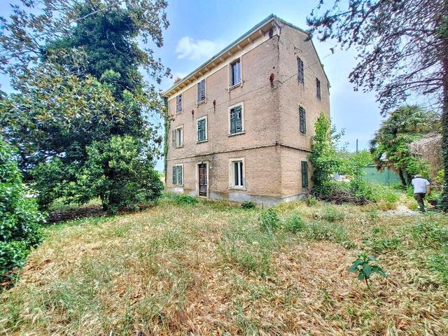 Rustici e casali in vendita