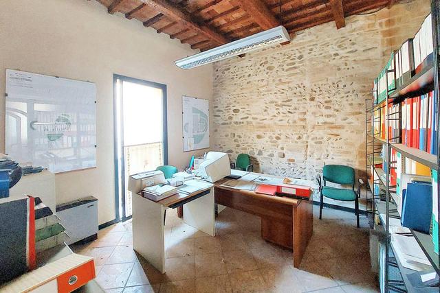 Studi privati in vendita