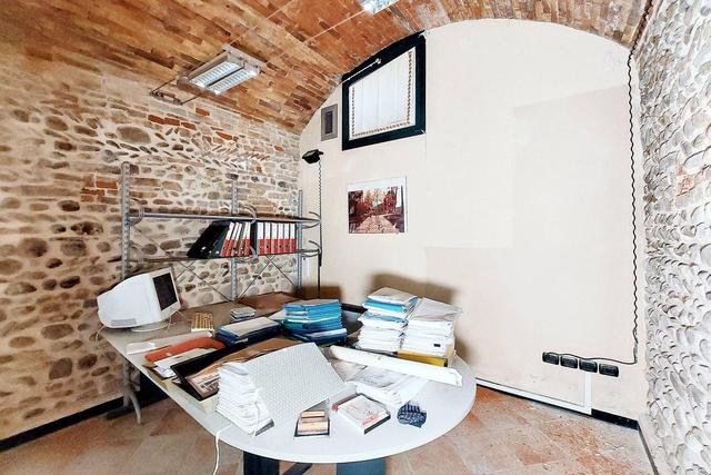 Studi privati in vendita