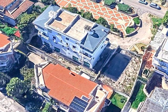 #25686 Negozio con magazzino e due posti auto in vendita - foto 5