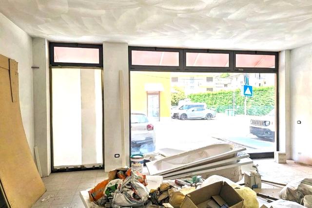 #2536118 Negozio (sub 249) in edificio polifunzionale in vendita - foto 1