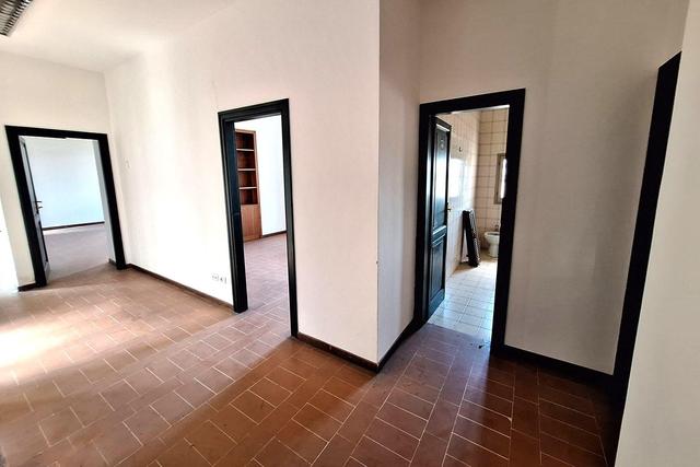 #23502 Uffici e alloggio in edificio storico ristrutturato in vendita - foto 3