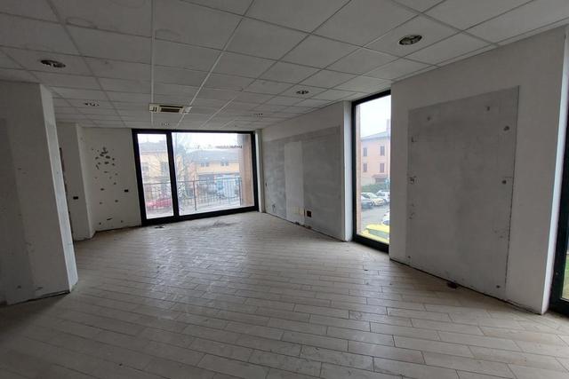 #25772 Uffici al primo piano con posti auto coperti in vendita - foto 20