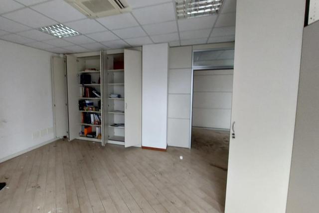 #25772 Uffici al primo piano con posti auto coperti in vendita - foto 18