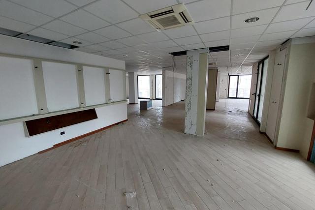 #25772 Uffici al primo piano con posti auto coperti in vendita - foto 16