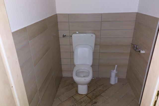 #25772 Uffici al primo piano con posti auto coperti in vendita - foto 2