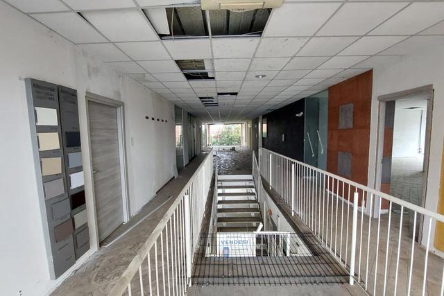 #25772 Uffici al primo piano con posti auto coperti in vendita - foto 8