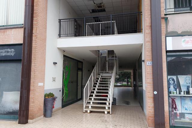 #25772 Uffici al primo piano con posti auto coperti in vendita - foto 5