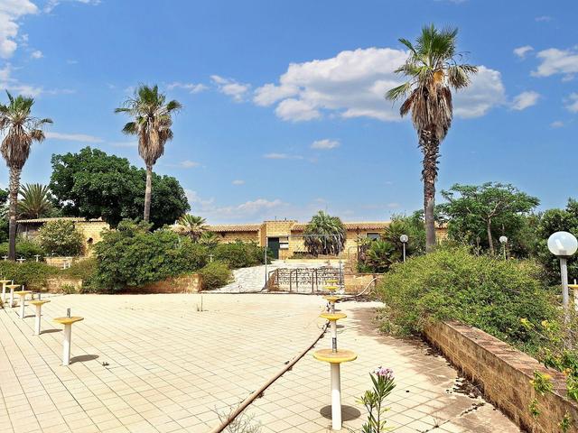 Villaggi turistici in vendita
