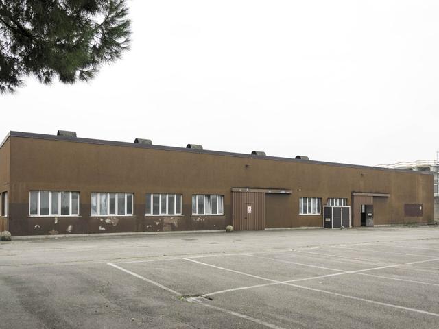 Stabilimenti produttivi in vendita