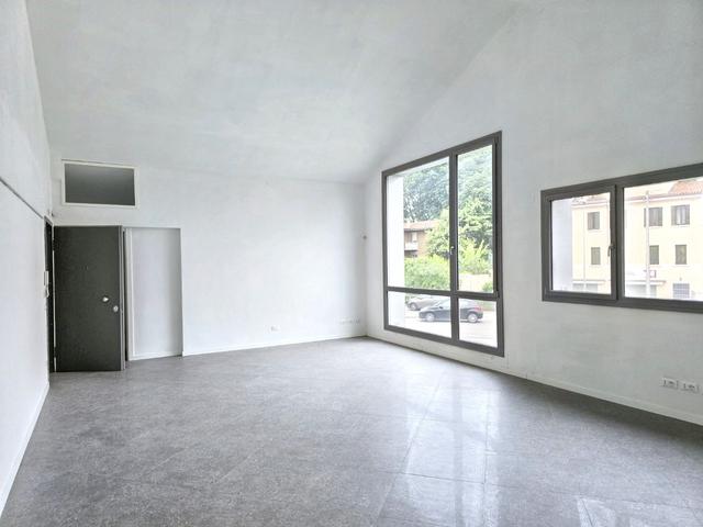 Edifici direzionali in vendita