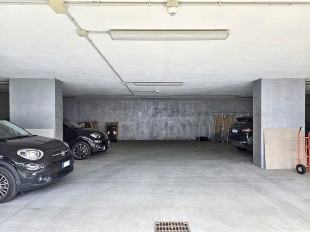 #2536048 Complesso direzionale con magazzino/laboratorio e posti auto in vendita - foto 21