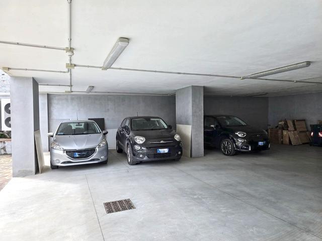 #2536048 Complesso direzionale con magazzino/laboratorio e posti auto in vendita - foto 22