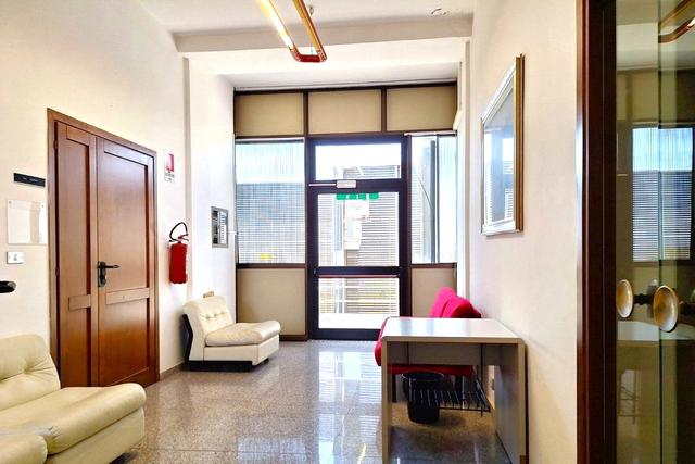 #2639051 Ufficio con terrazzo (sub 23) in zona artigianale in vendita - foto 5