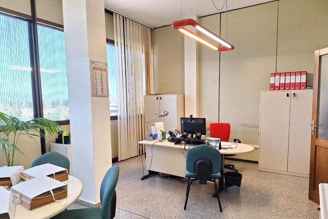 #2639051 Ufficio con terrazzo (sub 23) in zona artigianale in vendita - foto 10