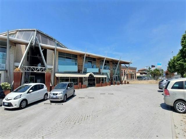 #14741 Locale commerciale con servizi in vendita - foto 6
