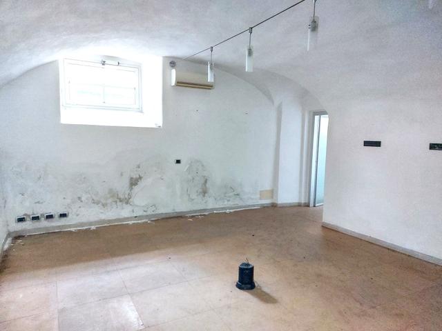 #2525010 Ufficio con posti auto all'interno del Palazzo Imperiale Bertani in vendita - foto 6