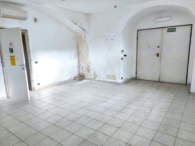 Grandi dimensioni in vendita
