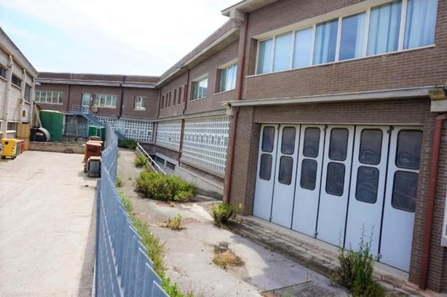 #14665 Edificio produttivo con corte e pertinenze in vendita - foto 1