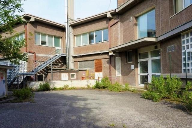 #14665 Edificio produttivo con corte e pertinenze in vendita - foto 2
