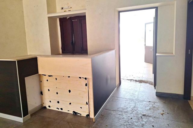 #23604 Bottega commerciale con alloggio e veranda in vendita - foto 6