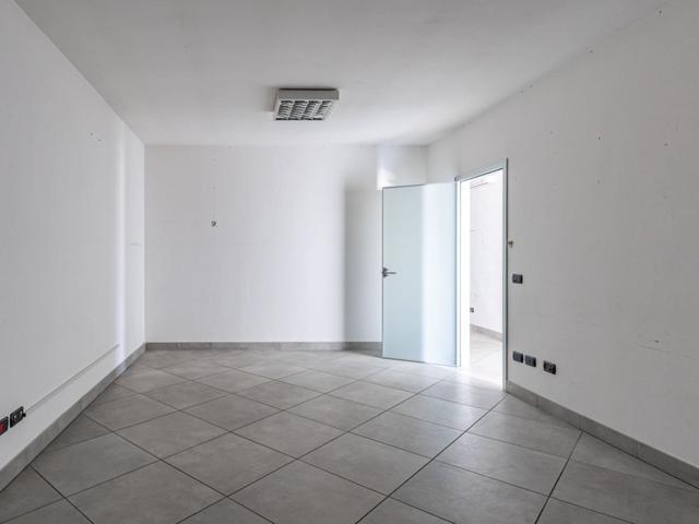 #2537410 Ampio ufficio con posti auto e cantina in vendita - foto 6