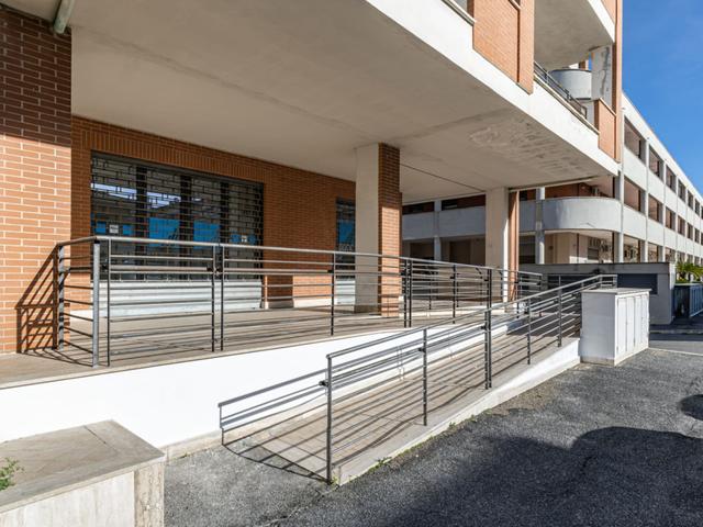 #2537410 Ampio ufficio con posti auto e cantina in vendita - foto 16