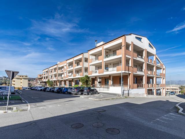 #2537410 Ampio ufficio con posti auto e cantina in vendita - foto 1