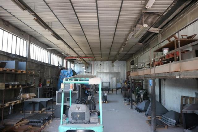 #18116 Complesso industriale con area cortiliva in vendita - foto 1