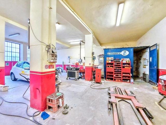 #25608 Laboratorio artigianale con corte in vendita - foto 2