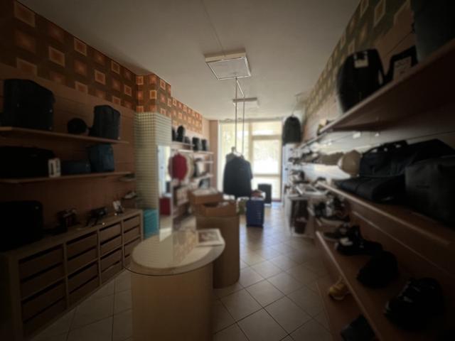 Negozi in vendita