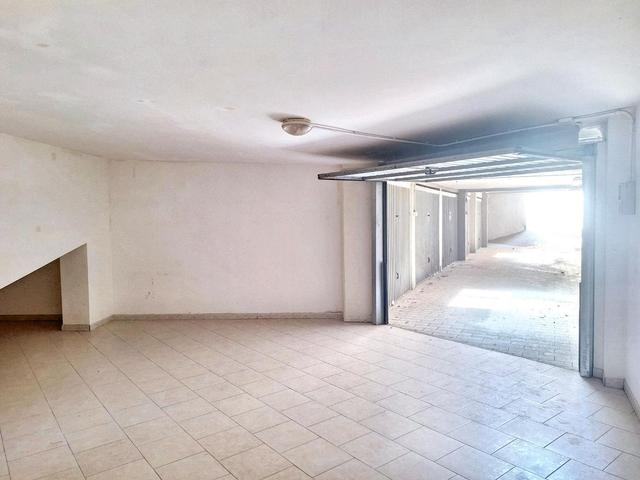 Garage in vendita