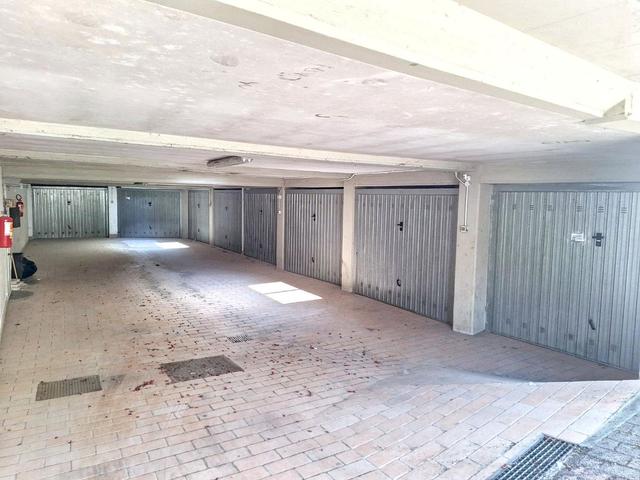 Garage in vendita