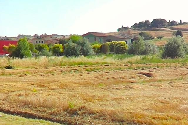 #2538021 Terreno adibito a parcheggio con verde incolto in vendita - foto 2