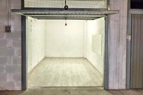 Garage in vendita