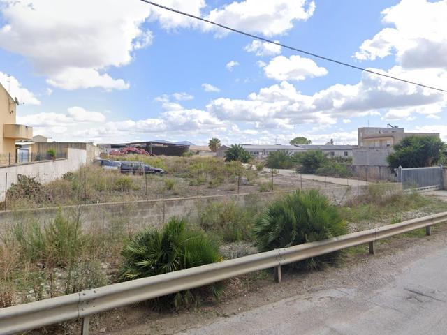 Magazzini in vendita