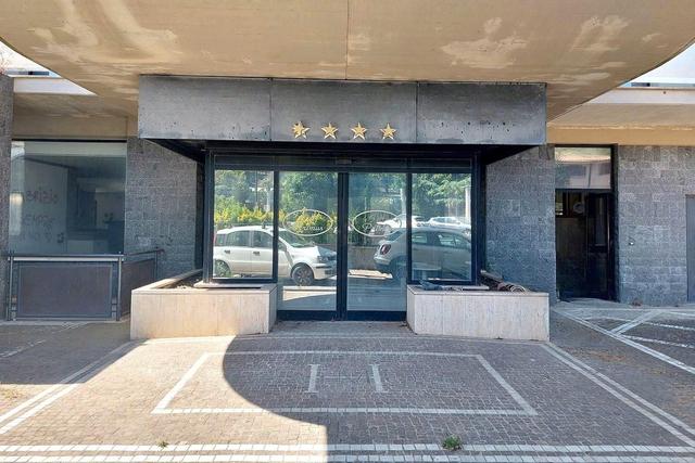 #24070 Hotel 4 stelle da ristrutturare con arredamenti in vendita - foto 27