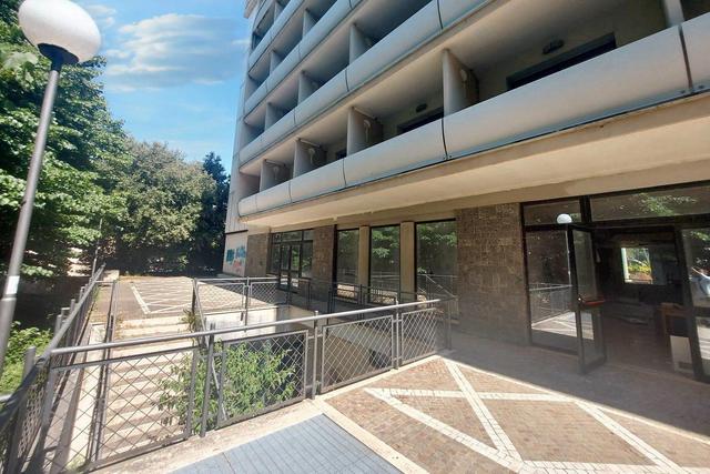 #24070 Hotel 4 stelle da ristrutturare con arredamenti in vendita - foto 14