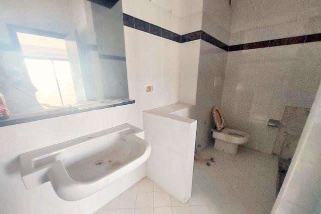 #24070 Hotel 4 stelle da ristrutturare con arredamenti in vendita - foto 10