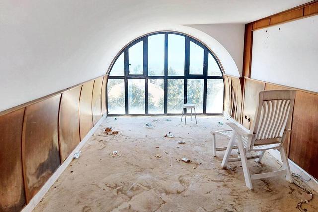 #24070 Hotel 4 stelle da ristrutturare con arredamenti in vendita - foto 8